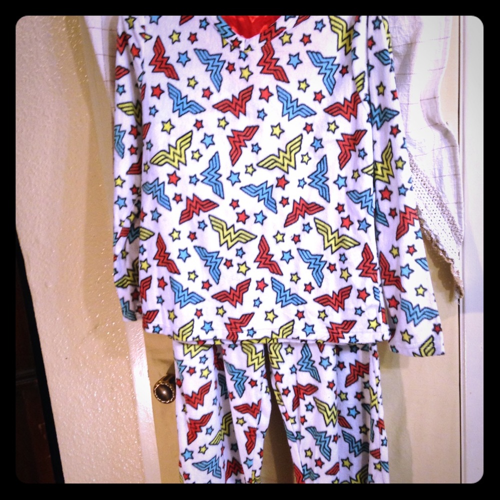 Wonder Woman 2 piece pajama set